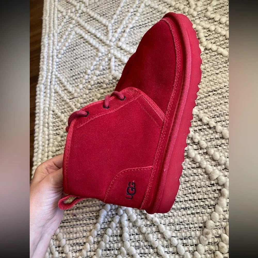 UGG Men's size US 5 Neumel Suede Chukka‎ Boots Samba Red 3236